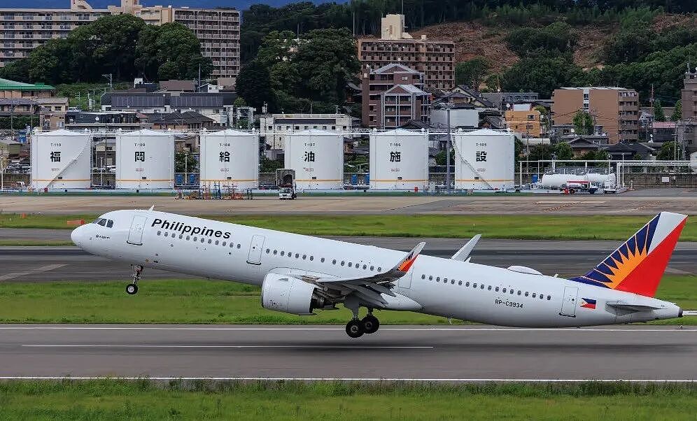 波音飞机11个厕所全坏！空乘只能一勺勺舀？15小时一直在掏粪！求心理阴影面积（组图） - 1