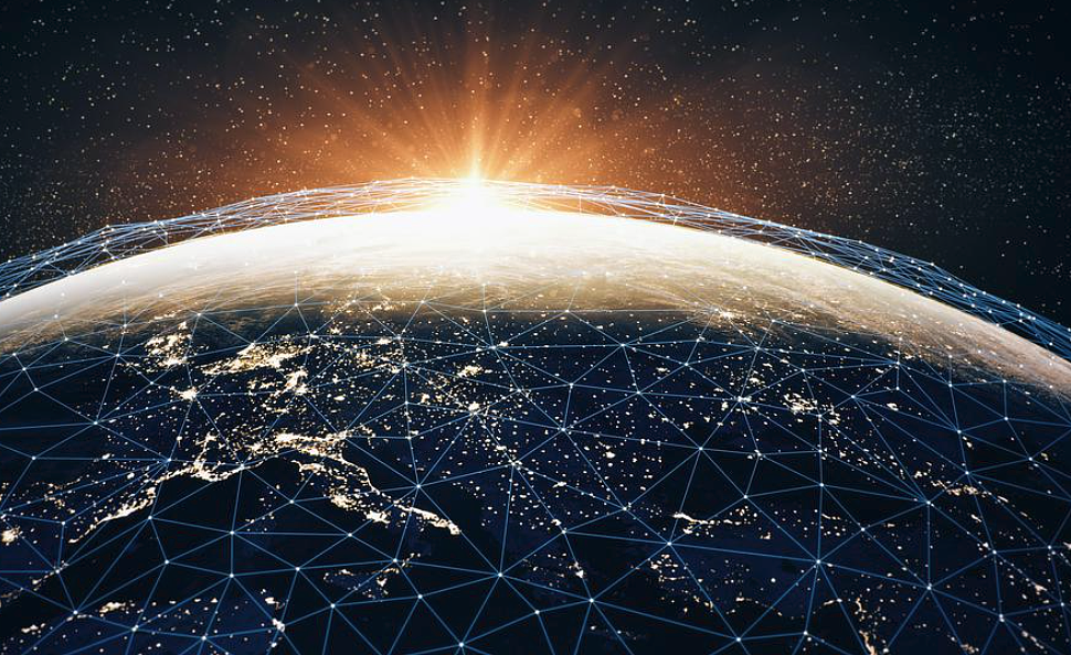 马斯克炒热太空数据中心?亚马逊泼冷水:做梦呢(图) - 1