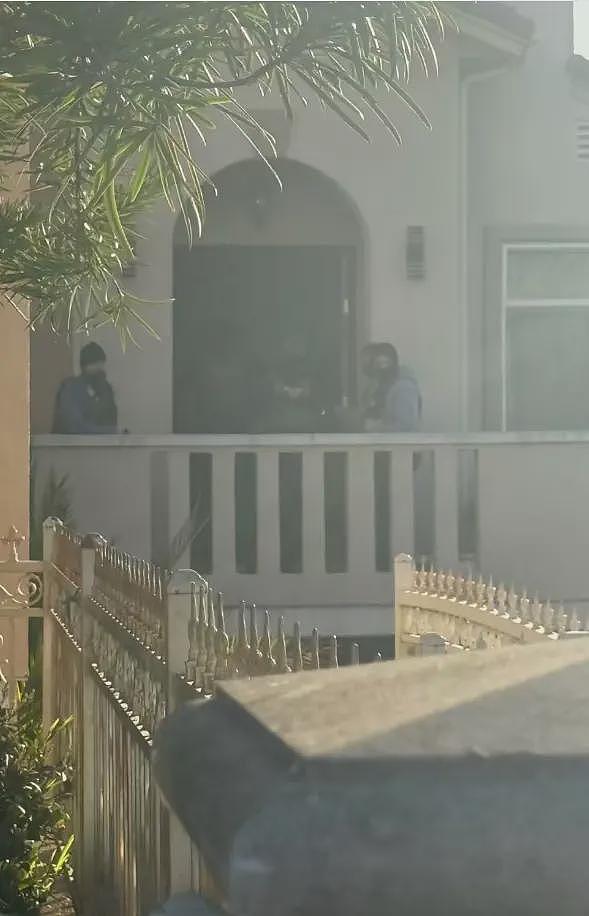 凌晨突袭!ICE出动数十人横扫华人家庭旅馆,多名华人被带走、去向不明(组图) - 8