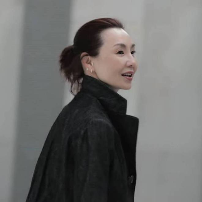 61岁影后张曼玉回港低调看演唱会,离婚23年近年化身迷妹追星族(组图) - 2