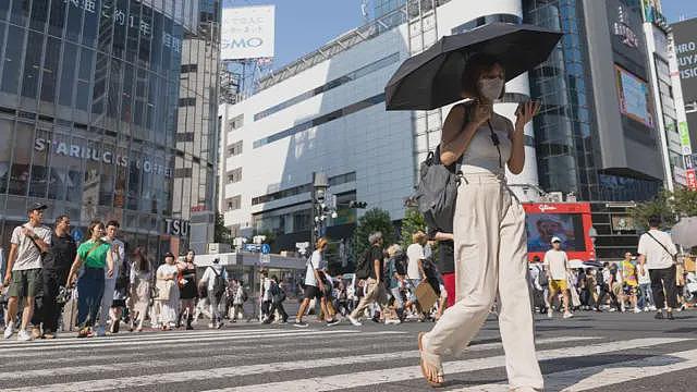 我曾像许多女性一样“掩盖更年期症状”——但这样可能带来后果(组图) - 5