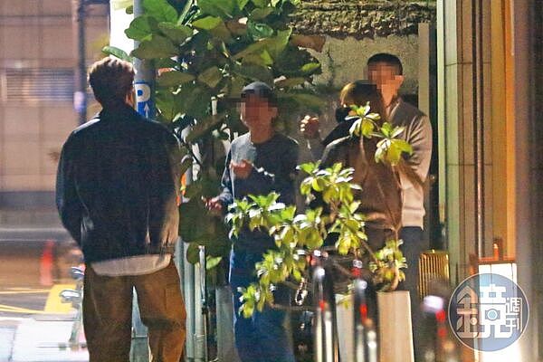 王心凌吴克群深夜回家过夜！爆旧情复燃，才被目击搭机甜蜜同进出（组图） - 3