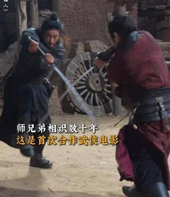 李连杰“一夜回春”澄清1个月，小动作不断，一切都完全藏不住了（组图） - 6