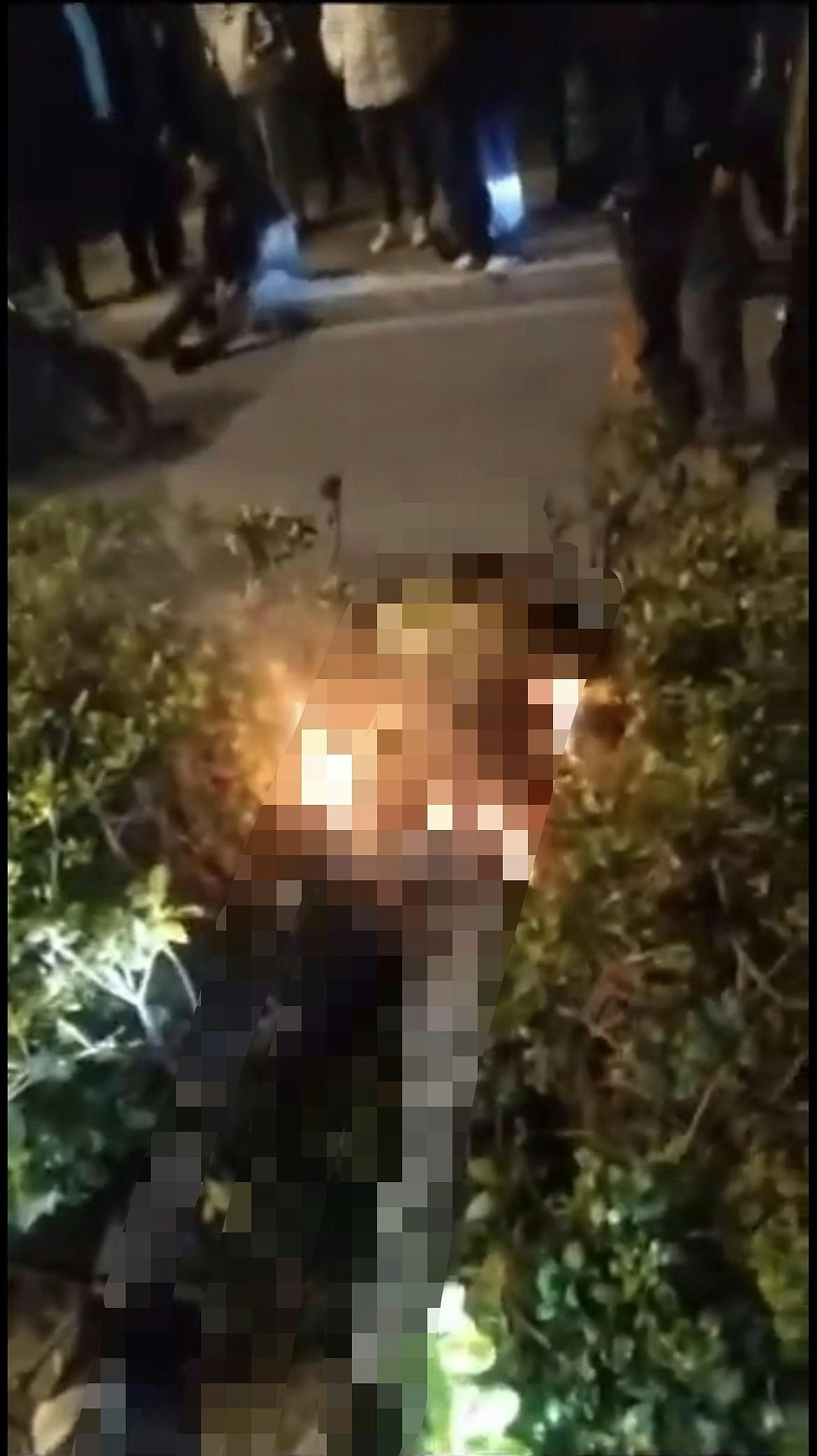 网传扬州男子自制喷火器，当街烧死“奸夫”！事后淡定吸烟（视频/组图） - 8