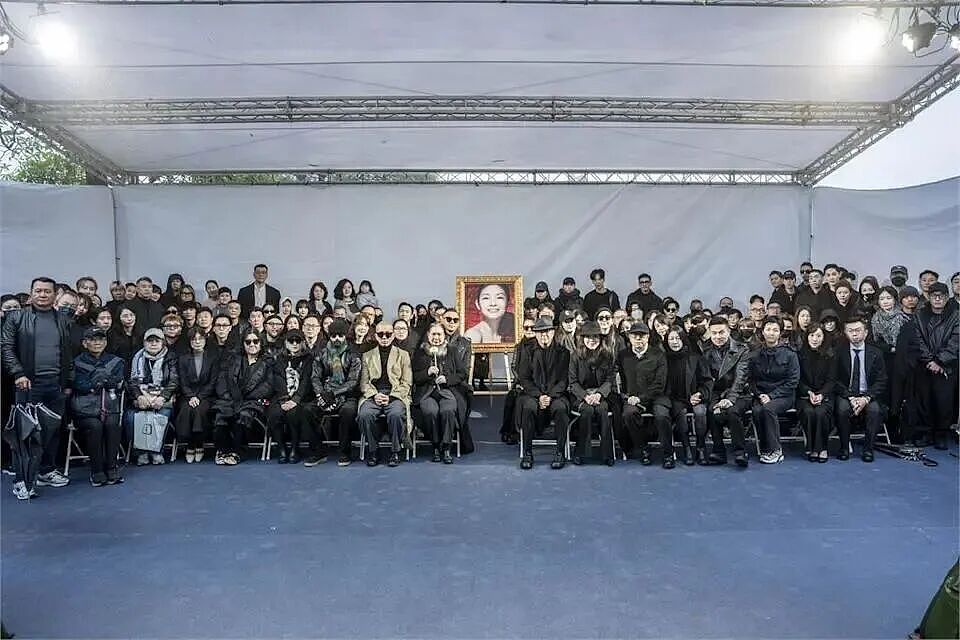 大S一周年忌日，具俊晔墓地综艺引爆争议：他的“深情”人设把全网都骗了（组图） - 11