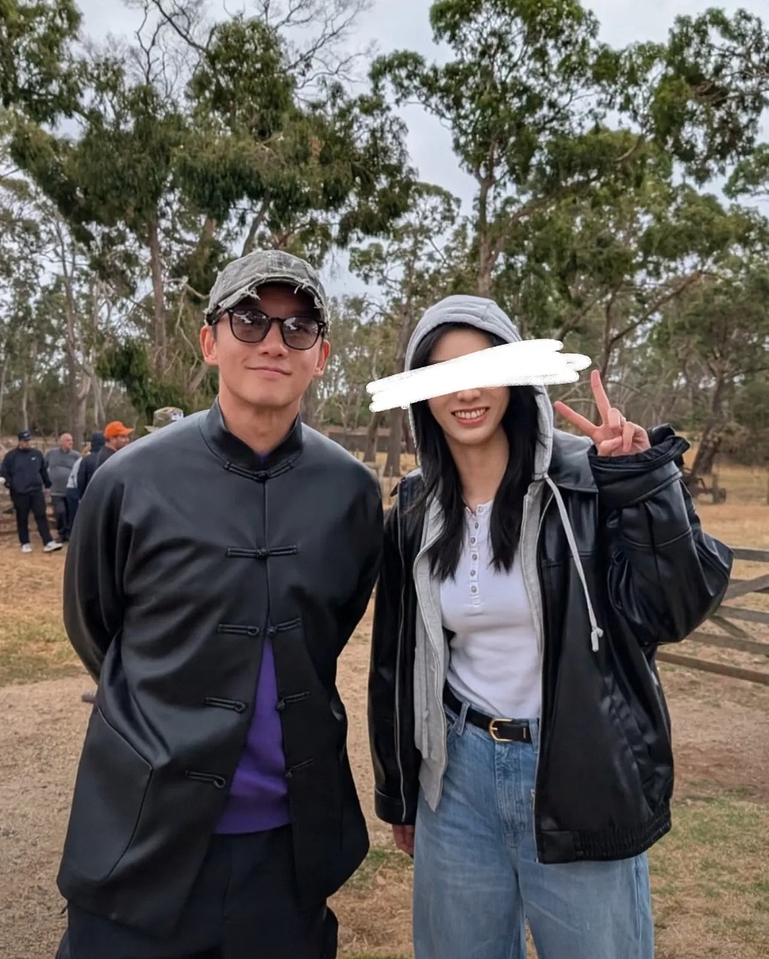 郑恺澳洲耍帅翻车，口无遮拦拿“鹿晗像女人开玩笑”引发热议！鹿晗粉丝评论区炸锅（视频/组图） - 5
