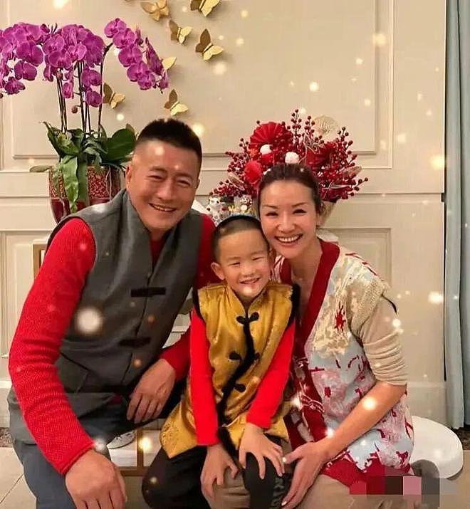 他一婚娶演员江珊，二婚娶小16岁富婆，如今61岁活成人生赢家（组图） - 10