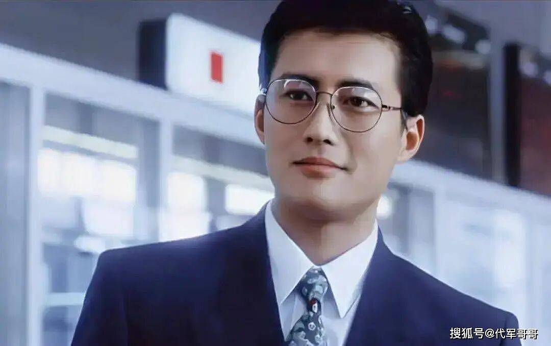 他一婚娶演员江珊，二婚娶小16岁富婆，如今61岁活成人生赢家（组图） - 1