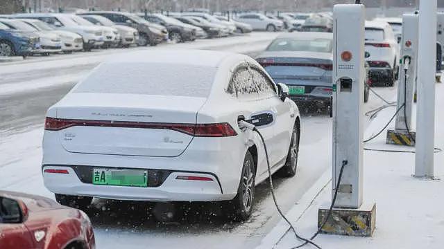 把手断电、无法逃生、阻碍救援：中国明年禁用隐藏式车门把手设计（组图） - 3