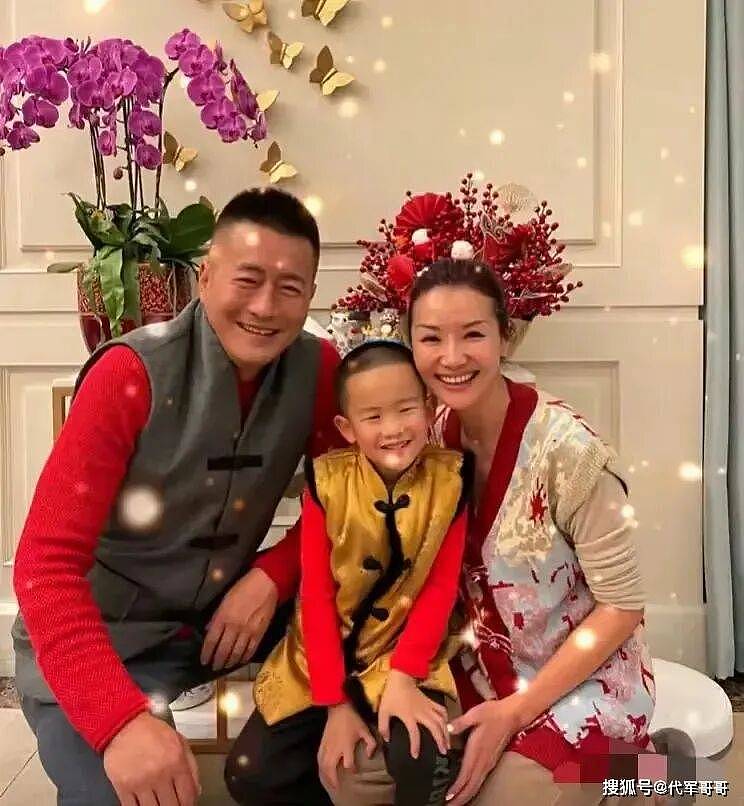 他一婚娶演员江珊，二婚娶小16岁富婆，如今61岁活成人生赢家（组图） - 10