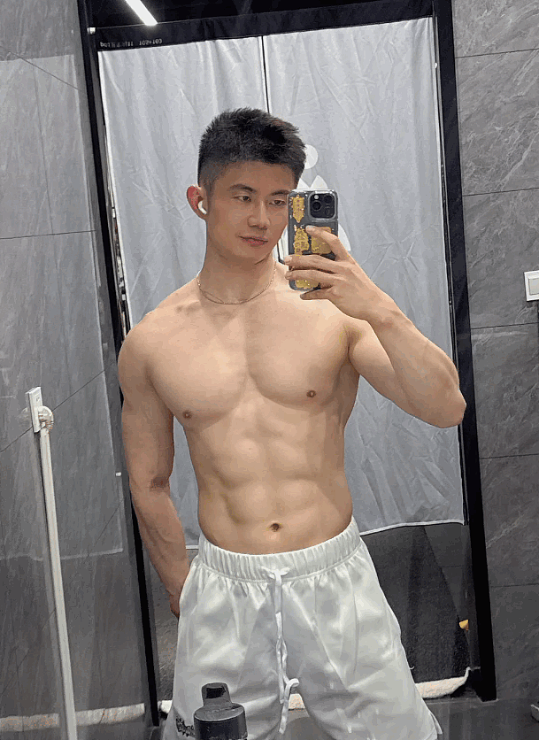 【帅哥】真实体验:胸肌和手臂天然大,我一般不练臀,一练就要翘臀10CM(组图) - 5