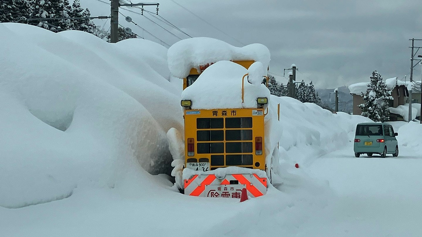 日本暴雪35死393伤！自卫队协助清理积雪，预测本周末再有大雪（组图） - 4