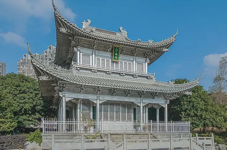 “天下银楼”1205万元无人拍！1.75吨纯银就值5000多万元，背后公司负债1个亿（视频/组图） - 1