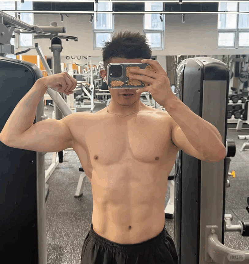 【帅哥】真实体验:胸肌和手臂天然大,我一般不练臀,一练就要翘臀10CM(组图) - 4