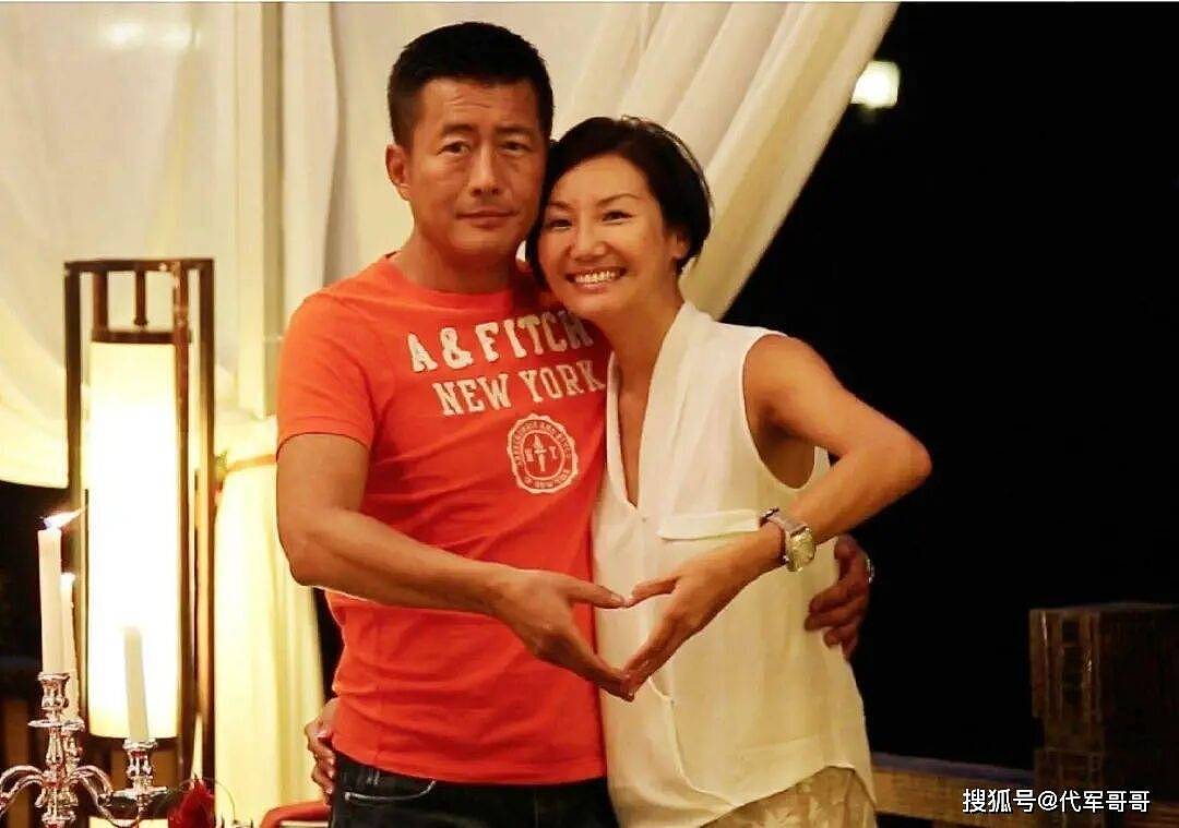 他一婚娶演员江珊，二婚娶小16岁富婆，如今61岁活成人生赢家（组图） - 9