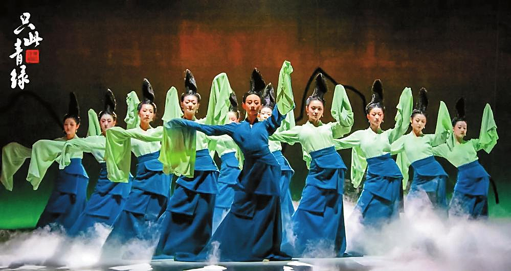 太离谱了!韩国舞剧被指抄袭《只此青绿》,还得了国际大奖!网友:你的奖杯,我的影子?(组图) - 6