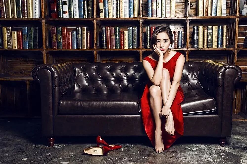 【美女】暴打吴京，迷住沈腾，“国民初恋”脸却凭泳衣镜头直接封神，网友：又纯又飒，太爱了！（组图） - 13