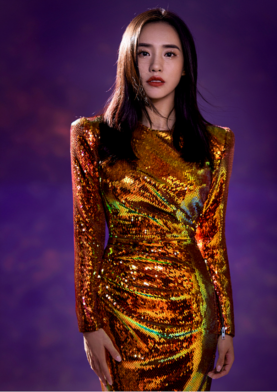 【美女】暴打吴京，迷住沈腾，“国民初恋”脸却凭泳衣镜头直接封神，网友：又纯又飒，太爱了！（组图） - 9