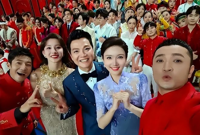 春晚主持人官宣第一天， 尼格买提被骂冤不冤？（组图） - 4