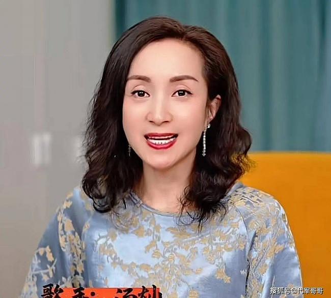 50岁汤灿近况曝光！复出参加卫视春晚，状态回暖依旧魅力四射（组图） - 4