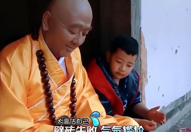 汕头卤鹅店偶遇郭涛!59岁鬓角发白满脸褶,对老婆堆笑氛围超温馨(组图) - 3