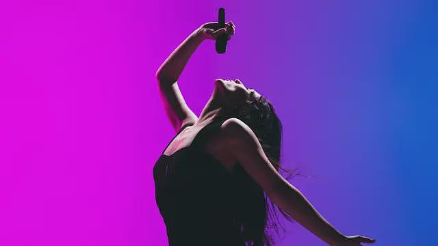 K-pop风靡全球，大批年轻人远赴韩国寻梦！练习生频遭性骚扰（组图） - 1