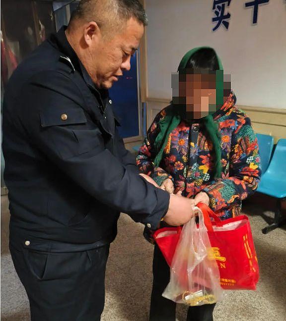 上海女子把价值10多万黄金当垃圾扔了,半个月后才发现(组图) - 3