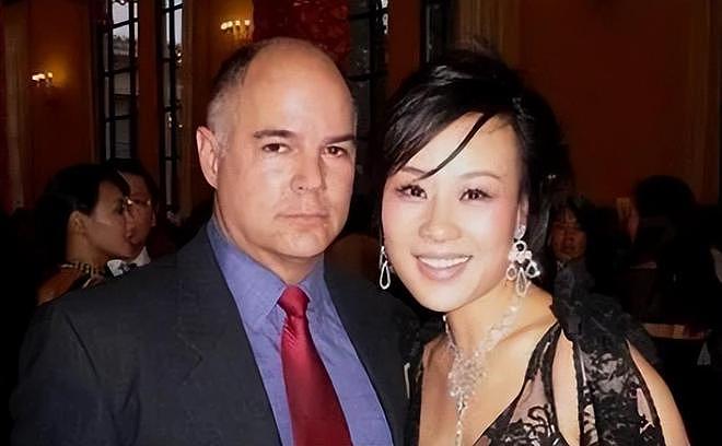 邬君梅外籍老公病逝,结婚30年没孩子,独自在美庆60岁生日(组图) - 12