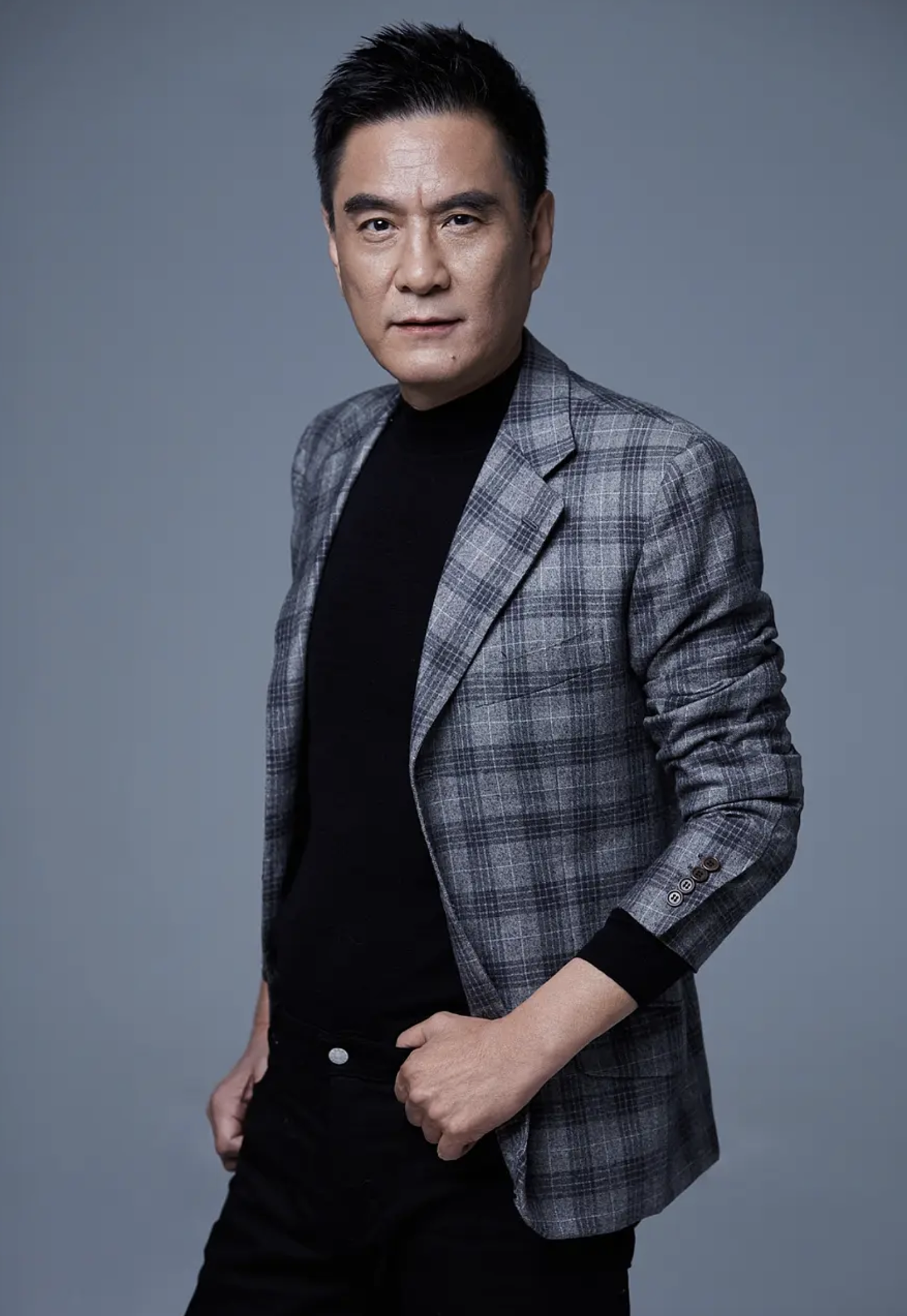【情感】老戏骨李强:年轻时太帅没戏拍,演西门庆无人敢嫁,52岁做爸爸幸福圆满(组图) - 1