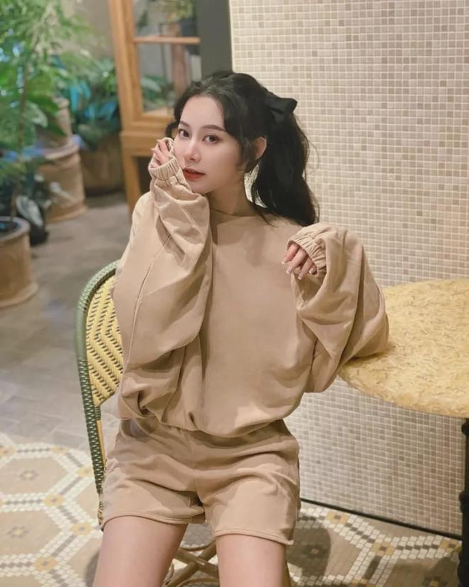【美女】美女模特，身材性感，曲线优美，肤白水嫩十分诱人，这谁顶得住啊（组图） - 12