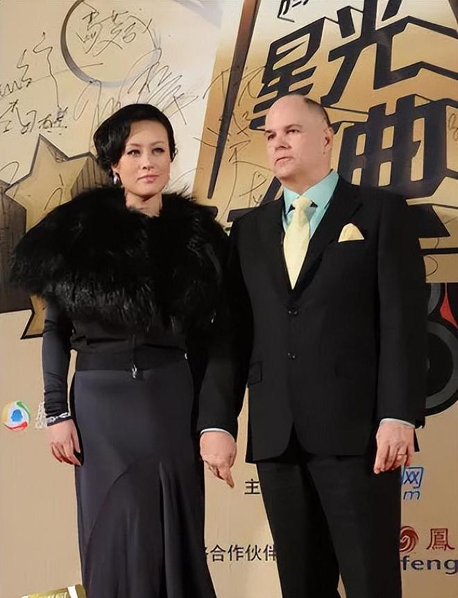邬君梅外籍老公病逝,结婚30年没孩子,独自在美庆60岁生日(组图) - 18