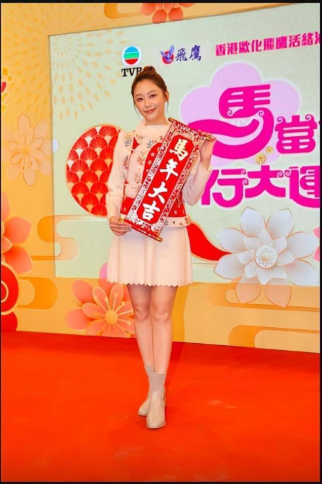 TVB“金童玉女”台上激吻引热议,男方称分房睡(组图) - 5
