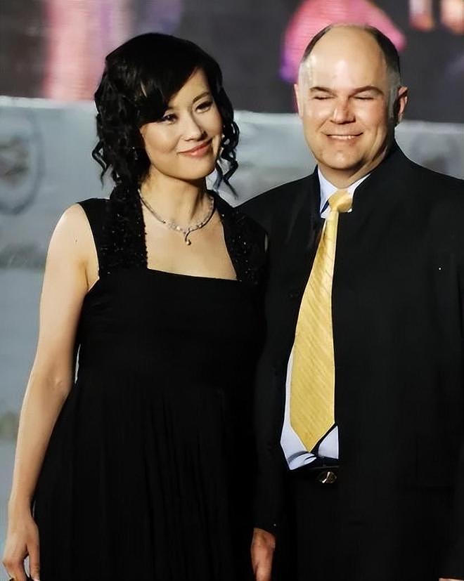邬君梅外籍老公病逝,结婚30年没孩子,独自在美庆60岁生日(组图) - 6