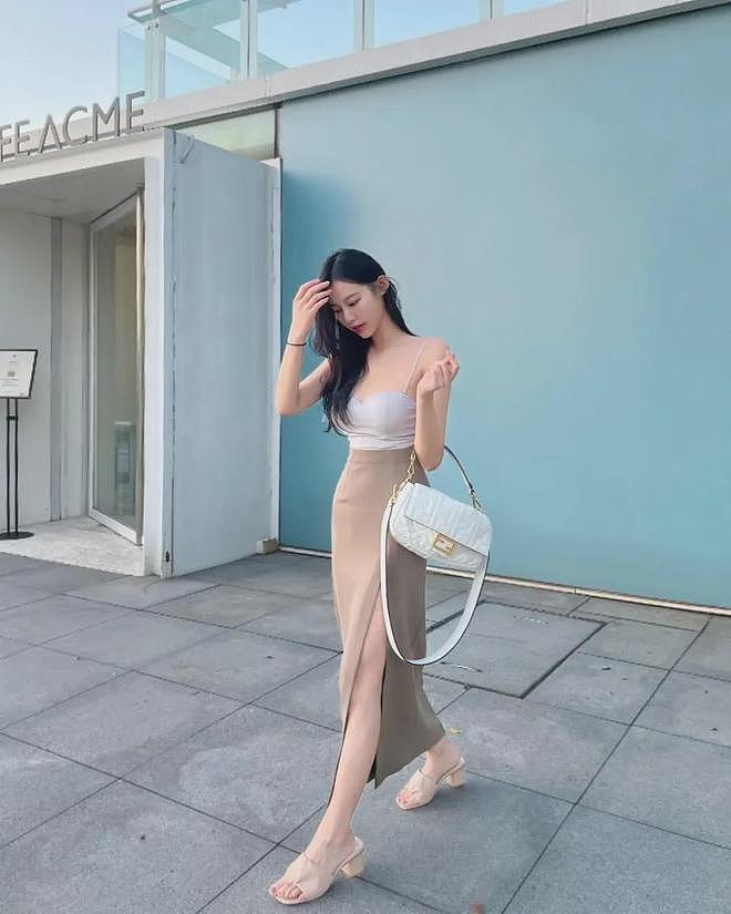 【美女】美女模特，身材性感，曲线优美，肤白水嫩十分诱人，这谁顶得住啊（组图） - 16