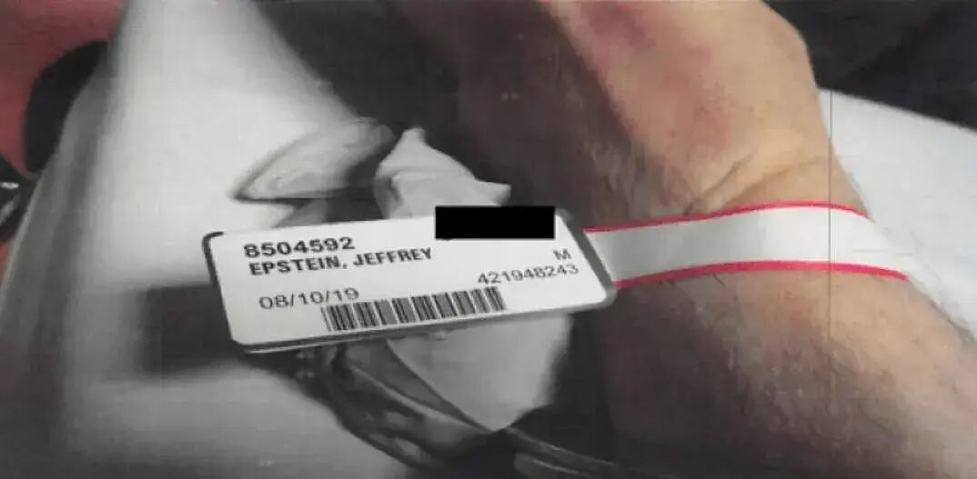 爱泼斯坦死亡当天抢救照片曝光！鼻子文身都对不上本人？网友：死的真是他吗（组图） - 11