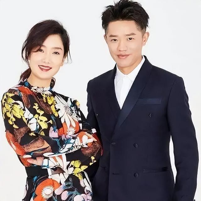 临近年关凤凰传奇高调官宣喜讯,网友:恭喜,终于等到了这一天(组图) - 23