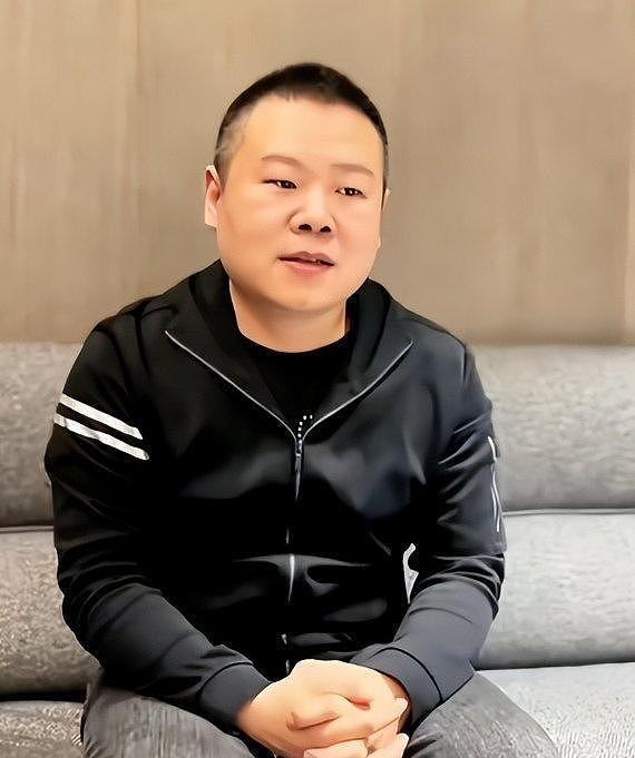 2026央视春晚主持人阵容曝光，网友哭了，有她在收视率稳了（组图） - 5