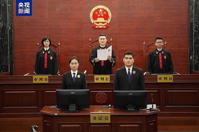 辽宁政务大厅工作人员吃拿卡要,8年收取好处费1614万(组图) - 4