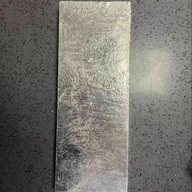 男子网购椅子，多出一块15公斤银板，价值40余万元！民警：分拣疏忽，不慎滑落到包裹中（组图） - 1