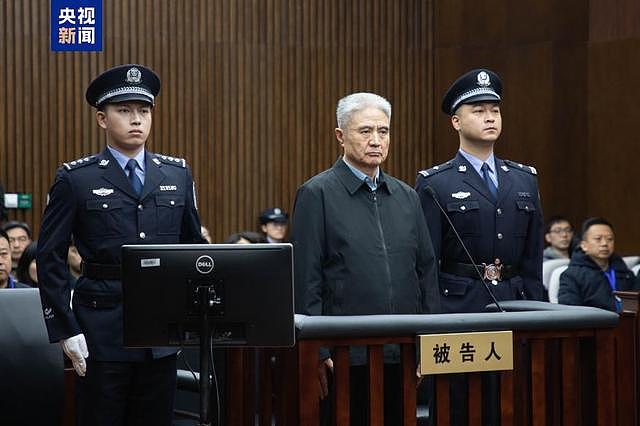 辽宁政务大厅工作人员吃拿卡要,8年收取好处费1614万(组图) - 6