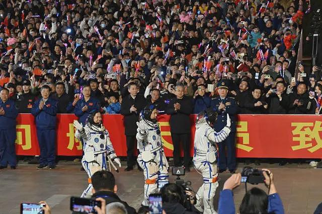 我们为什么要重返月球?新一轮太空竞赛的利害关系是什么?(组图) - 5