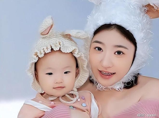 王思聪前女友晒女儿，经纪公司争抢签约，2岁闪闪成摇钱树（组图） - 14