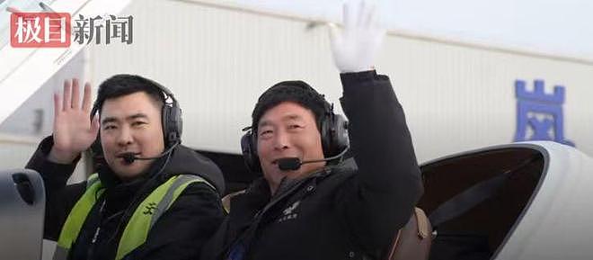 山东男子开飞机带父返乡过年：开车要三四个小时，此次虽遇逆风也仅用两小时（组图） - 2