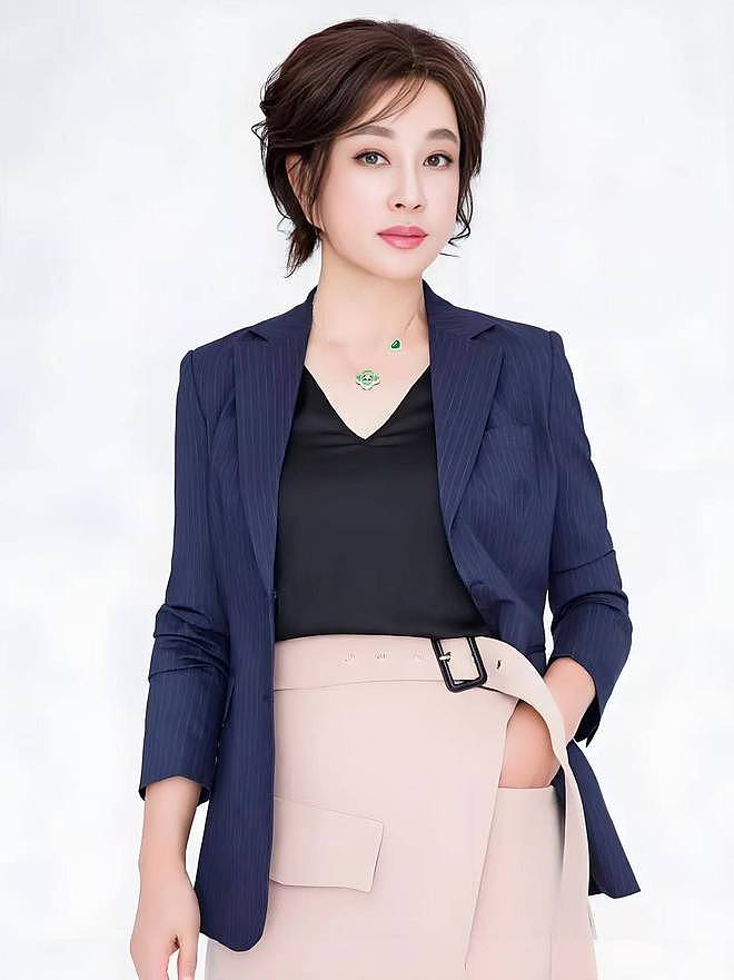 75岁有八个男朋友?凌晨在北京去世?刘晓庆私生活谣言有多离谱(组图) - 13