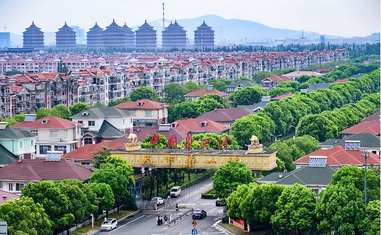 中国“天下第一村”！从人均存600万到欠债400亿（组图） - 3