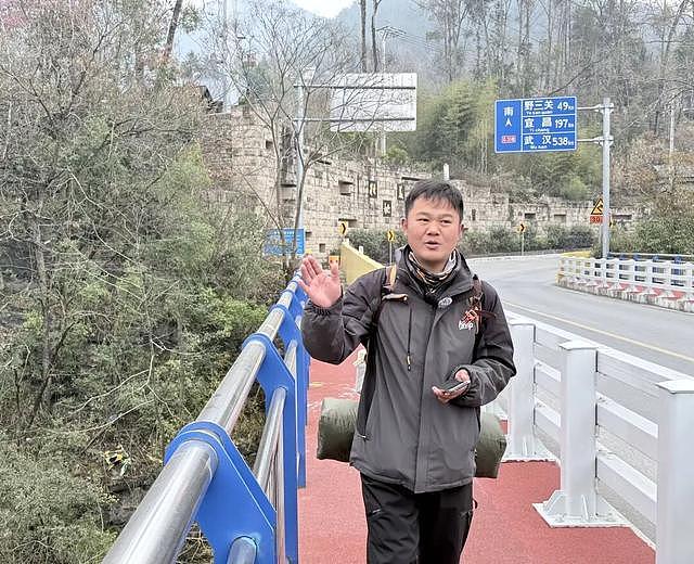 两个法国小伙耗时约500天徒步上万公里抵达上海(组图) - 2