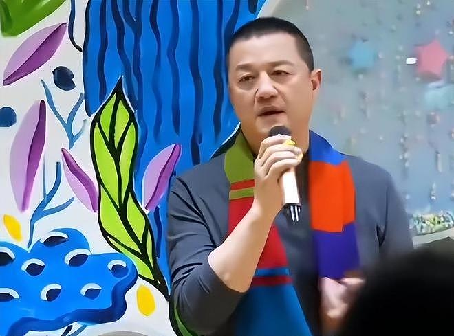 嫣然医院年会现场：李亚鹏哽咽落泪，感谢那英、董宇辉等人（组图） - 3