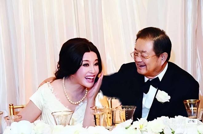 75岁有八个男朋友?凌晨在北京去世?刘晓庆私生活谣言有多离谱(组图) - 3