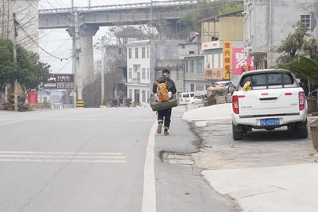 两个法国小伙耗时约500天徒步上万公里抵达上海(组图) - 3