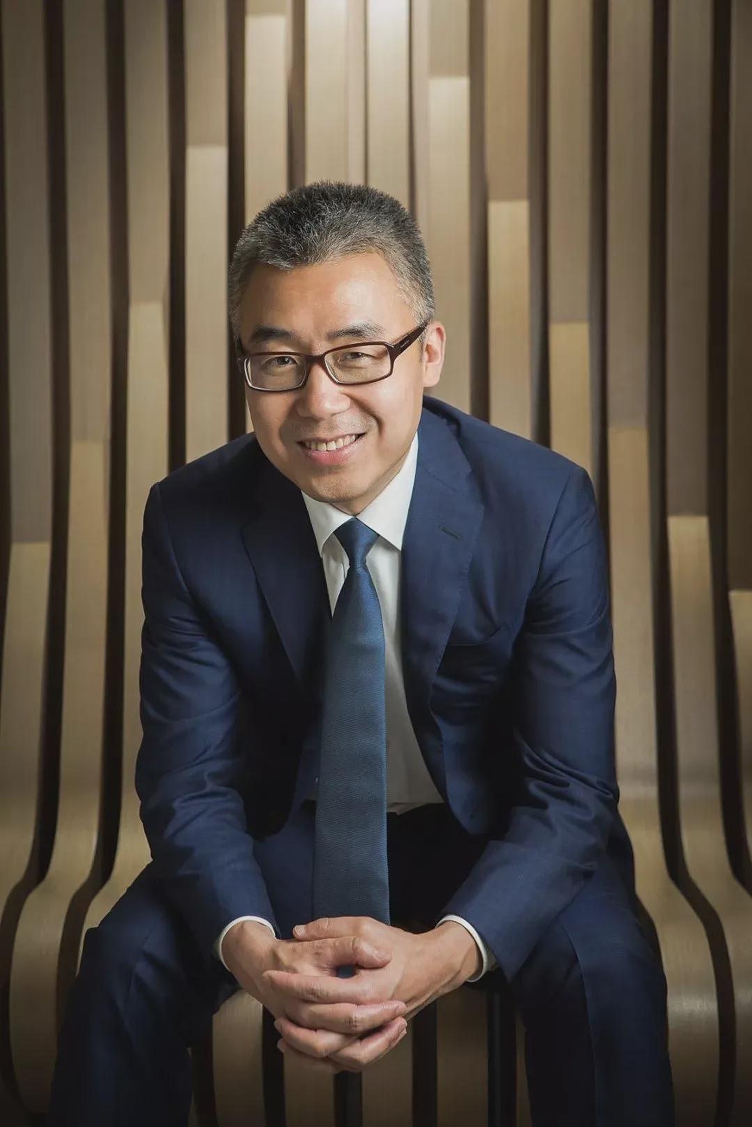 从重庆小巷走上名利场顶端,她是第二个邓文迪(组图) - 1